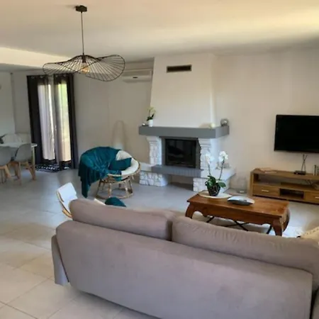 Maison Avec Jardin Proche Avignon 2 Les Angles (Gard)